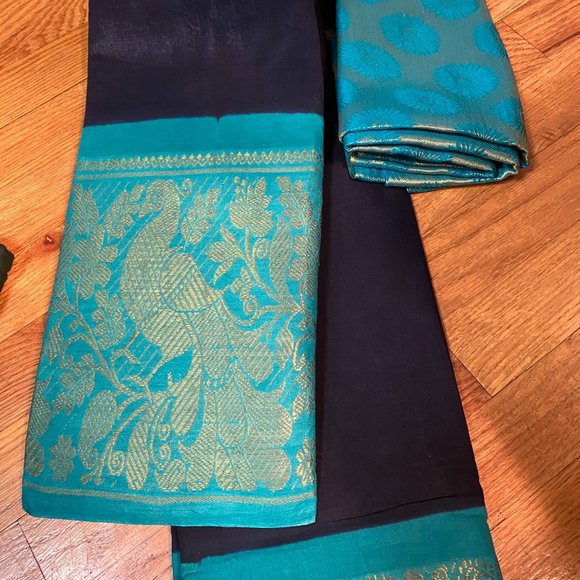 Madurai Sungudi Cotton Saree - Plain Body and Mayuri Pattu Big Border for Women - Picture 4 of 4